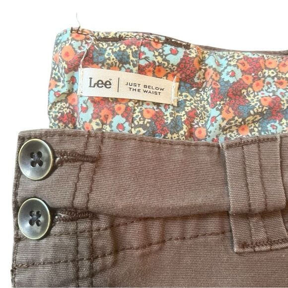 Brown Casual Shorts - Lees Size 18W - Picture 3 of 3